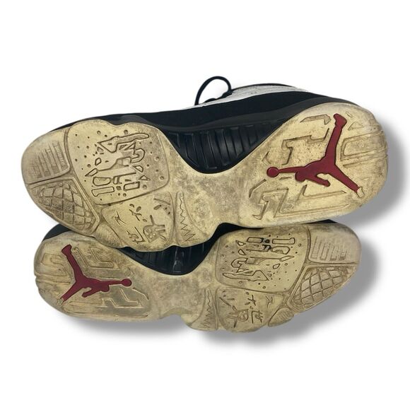 Athletic_Shoes
